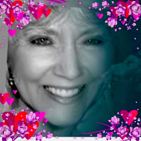 🌸🌸Meet your Posher, Bea🌸🌸 - Picture 1 of 1